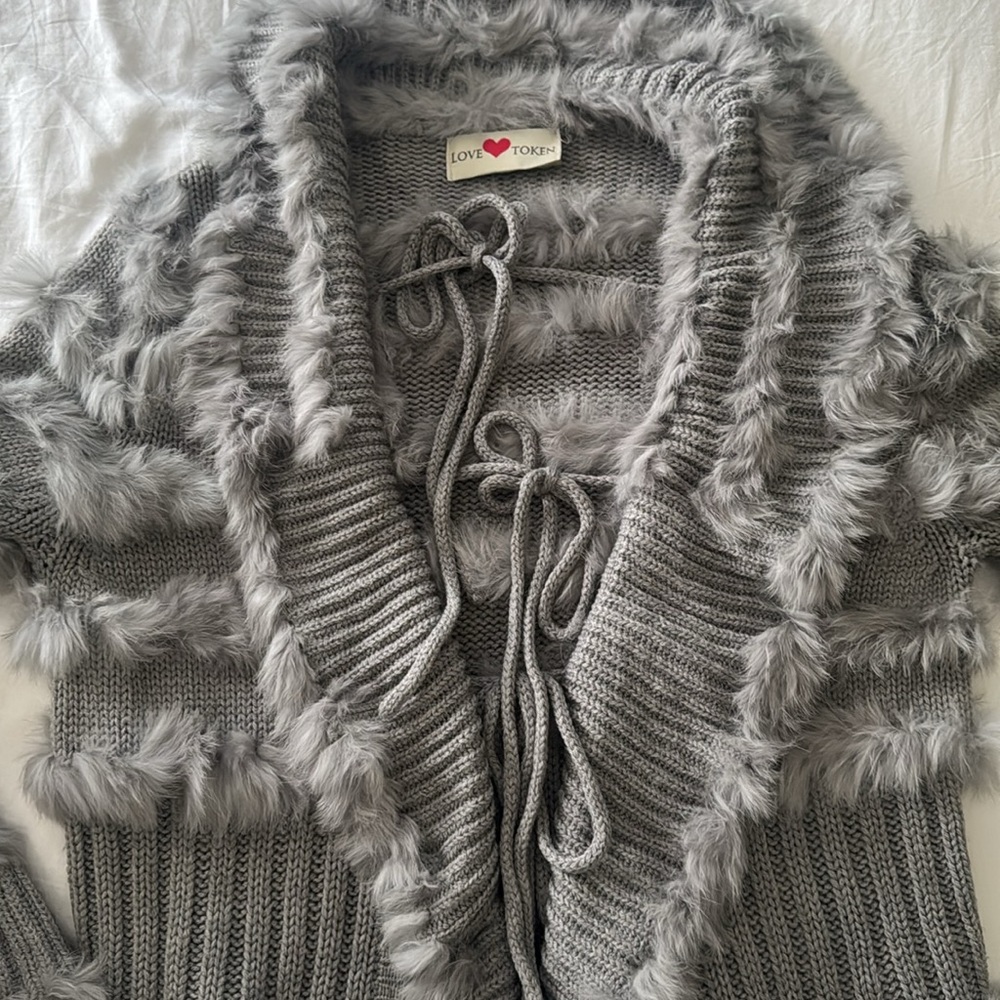 Love token beautiful sweater - Picture 4 of 5
